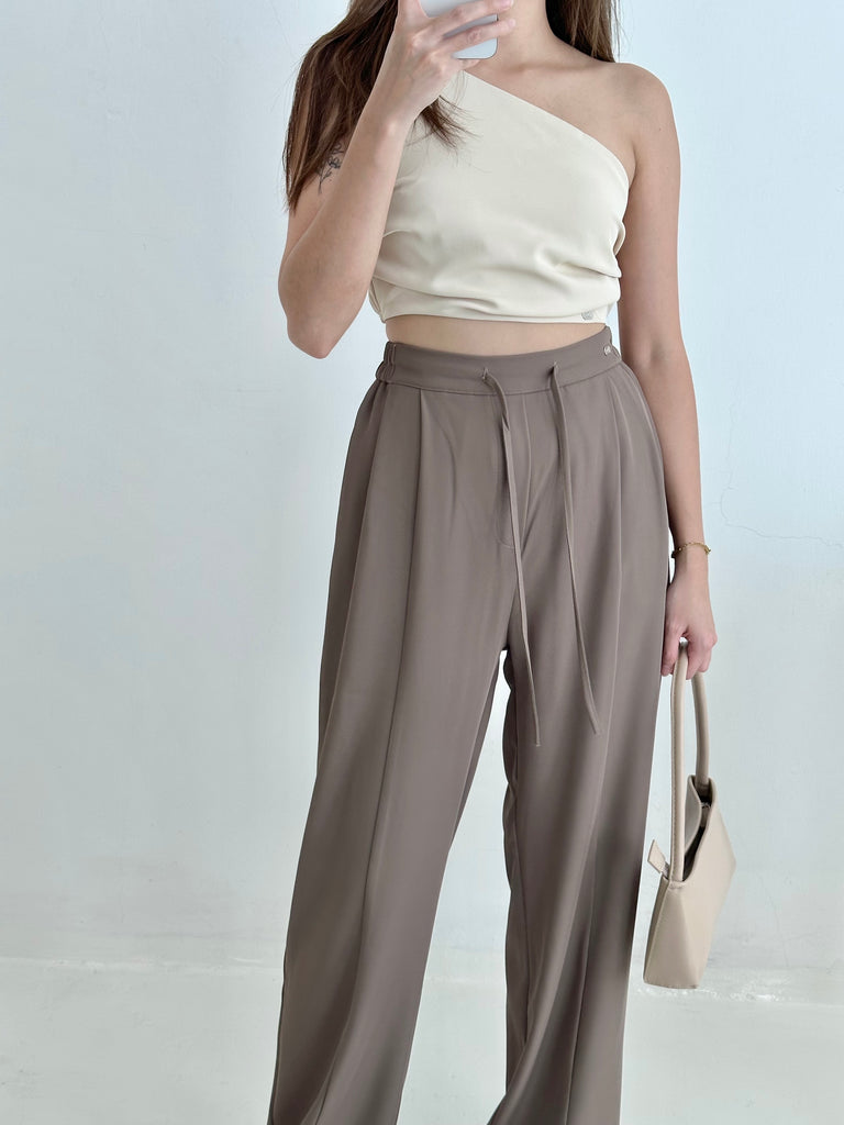 Essentials Trousers BROWN
