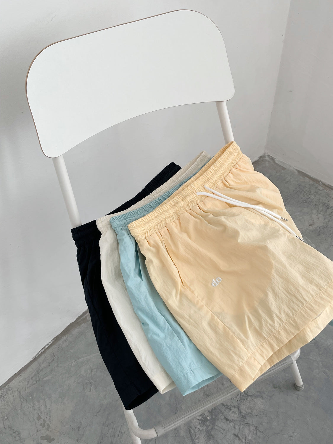 Chiller Shorts (Yellow)