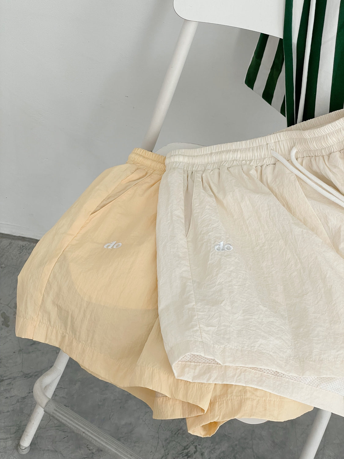Chiller Shorts (Cream)
